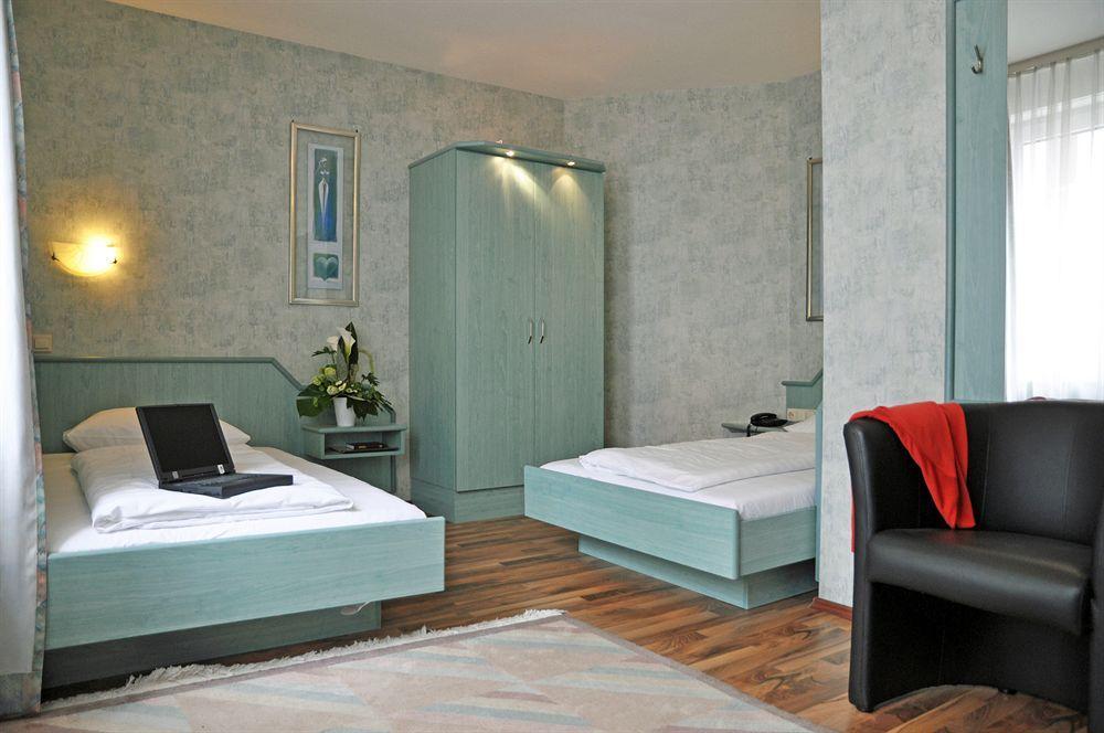 Hotel Astoria Frankfurt am Main Exteriör bild