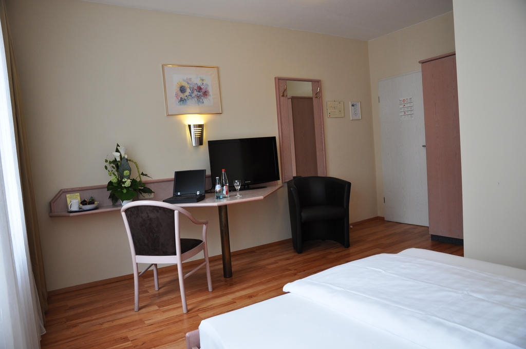 Hotel Astoria Frankfurt am Main Exteriör bild